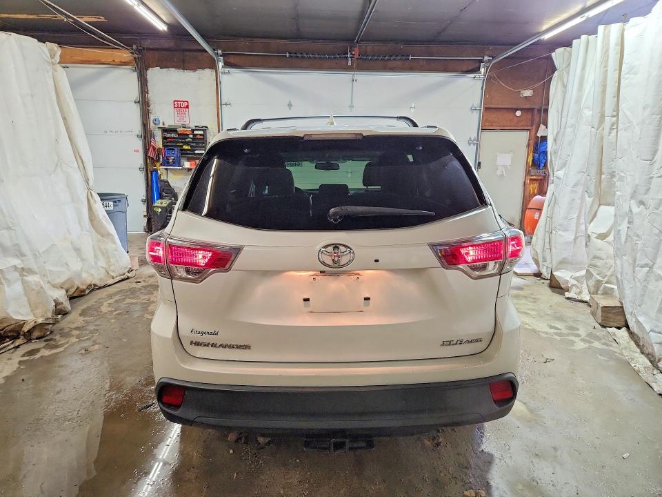 Продажа на аукционе авто 2016 Toyota Highlander, vin: 5TDJKRFH5GS243519, номер лота: 64689426