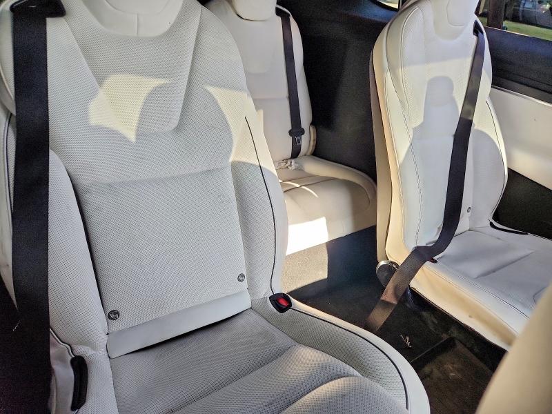 66597756 :رقم المزاد ، 7SAXCBE61PF404194 vin ، 2023 Tesla Model X مزاد بيع