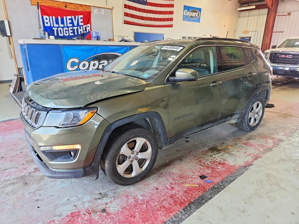 64388646 :رقم المزاد ، 3C4NJDBB1JT479915 vin ، 2018 Jeep Compass مزاد بيع