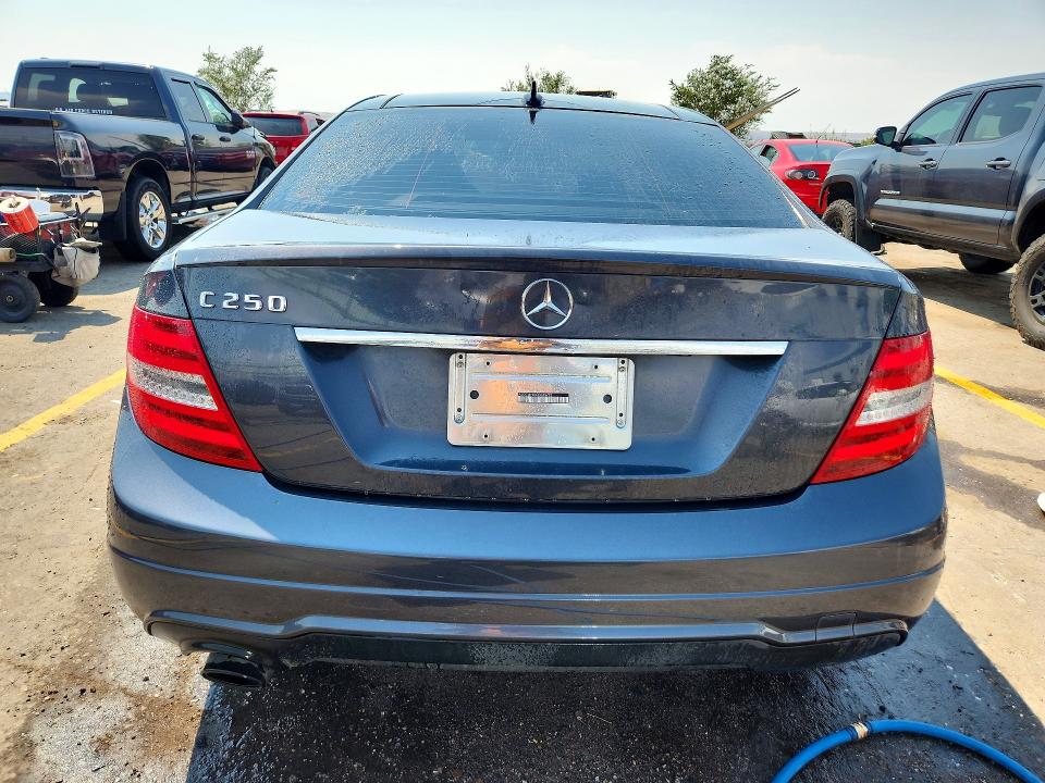 Продажа на аукционе авто 2013 Mercedes-benz C, vin: WDDGJ4HB8DG068722, номер лота: 63854096