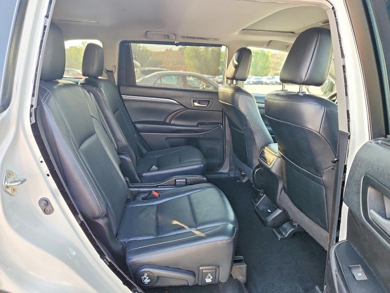 64379366 :رقم المزاد ، 5TDDZRFH0KS922759 vin ، 2019 Toyota Highlander مزاد بيع