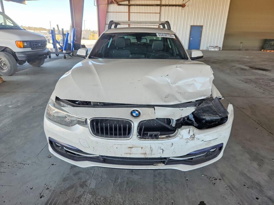 65658756 :رقم المزاد ، WBA8E9C53GK647939 vin ، 2016 Bmw 328 مزاد بيع