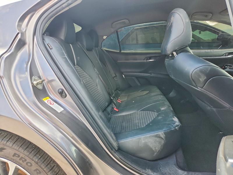 64066506 :رقم المزاد ، 4T1B11HK6KU194204 vin ، 2019 Toyota Camry مزاد بيع