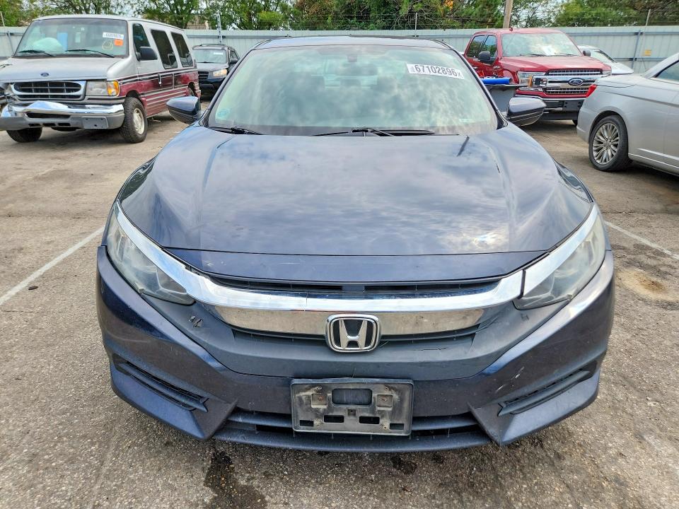 67102896 :رقم المزاد ، 2HGFC2F59JH574157 vin ، 2018 Honda Civic مزاد بيع