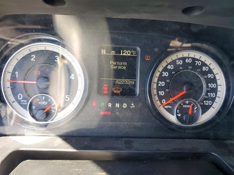 65885226 :رقم المزاد ، 3C6UR5HL3JG273327 vin ، 2018 Ram 2500 مزاد بيع