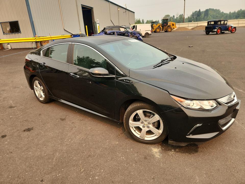 63943266 :رقم المزاد ، 1G1RC6S58HU205704 vin ، 2017 Chevrolet Volt مزاد بيع