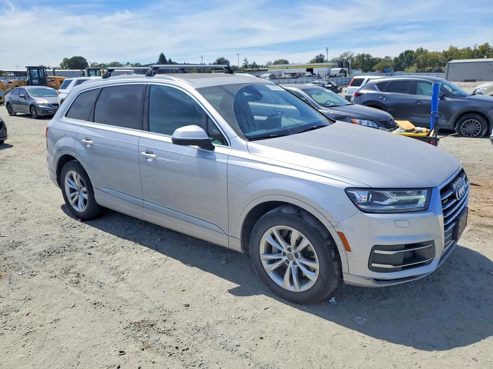 65532526 :رقم المزاد ، WA1AAAF72JD050236 vin ، 2018 Audi Q7 مزاد بيع