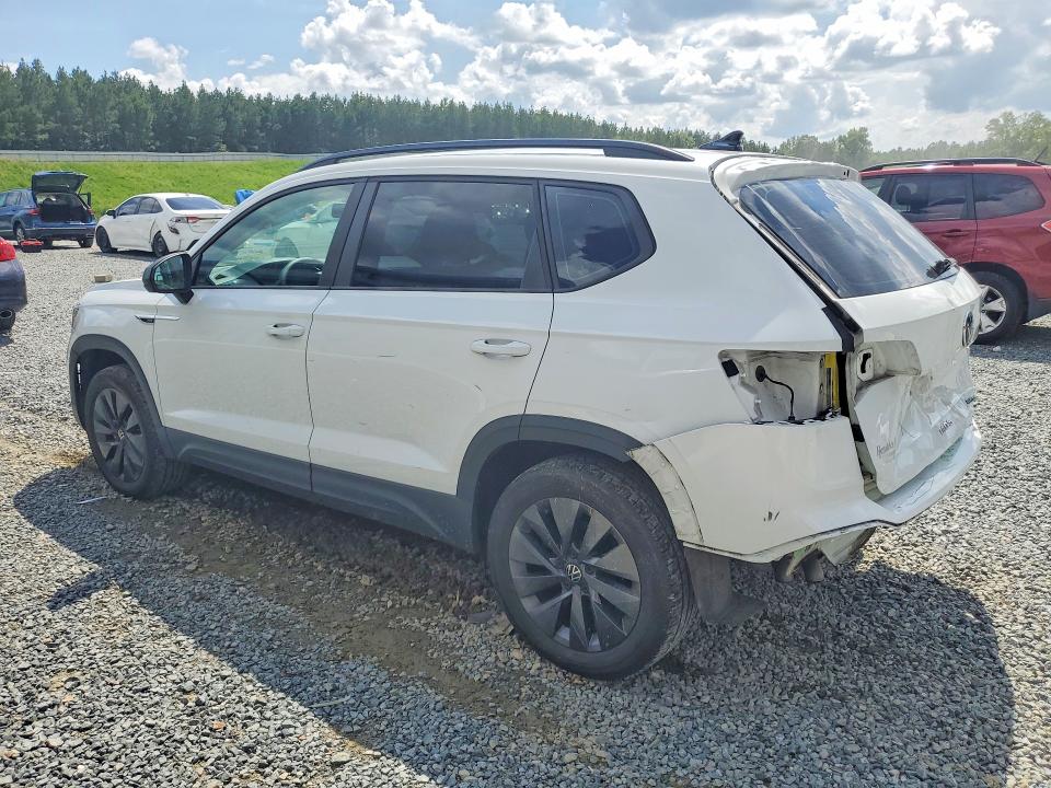 62572156 :رقم المزاد ، 3VVAX7B22NM019212 vin ، 2022 Volkswagen Taos مزاد بيع