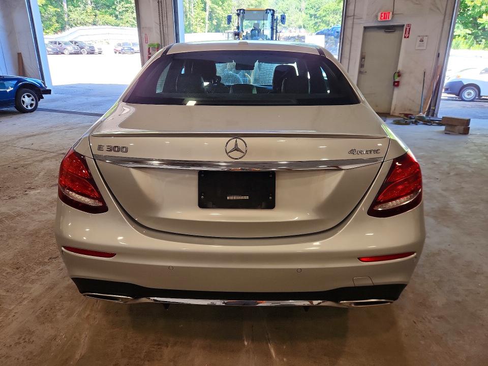 63855066 :رقم المزاد ، WDDZF4KB4KA590914 vin ، 2019 Mercedes-benz E مزاد بيع