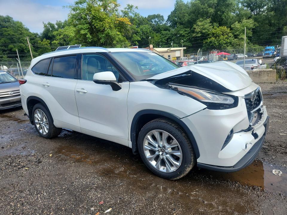 2022 Toyota Highlander მანქანა იყიდება აუქციონზე, vin: 5TDDZRBH2NS184702, აუქციონის ნომერი: 66719196