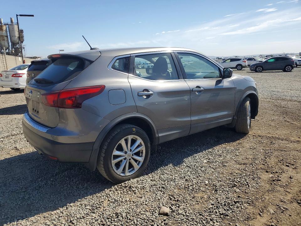 66112216 :رقم المزاد ، JN1BJ1CP3HW029833 vin ، 2017 Nissan Rogue Sport مزاد بيع