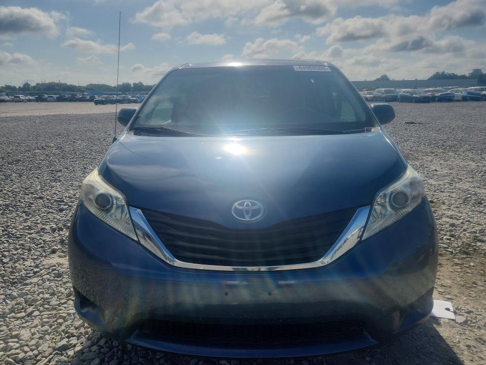 2014 Toyota Sienna მანქანა იყიდება აუქციონზე, vin: 5TDKK3DCXES451885, აუქციონის ნომერი: 64960506