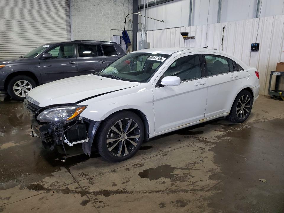 Продажа на аукционе авто 2013 Chrysler 200, vin: 1C3CCBCG4DN553501, номер лота: 66033986