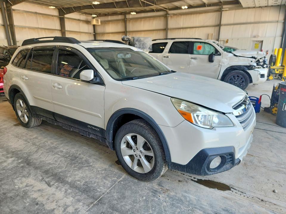 64286806 :رقم المزاد ، 4S4BRCLC2E3271746 vin ، 2014 Subaru Outback مزاد بيع