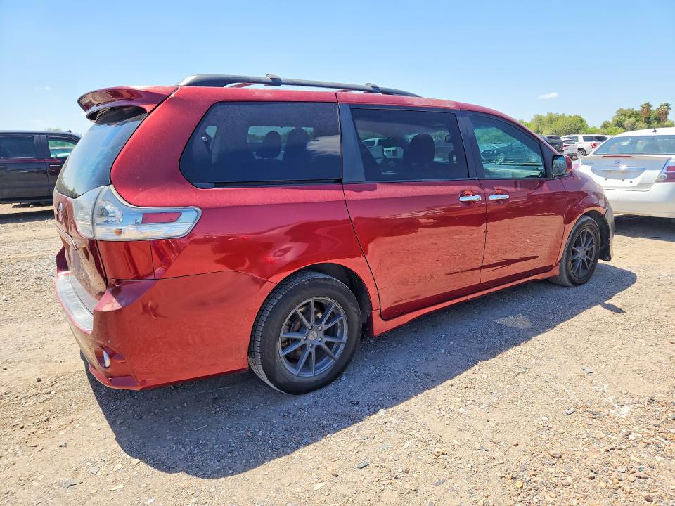 64625626 :رقم المزاد ، 5TDXZ3DC9HS770295 vin ، 2017 Toyota Sienna مزاد بيع