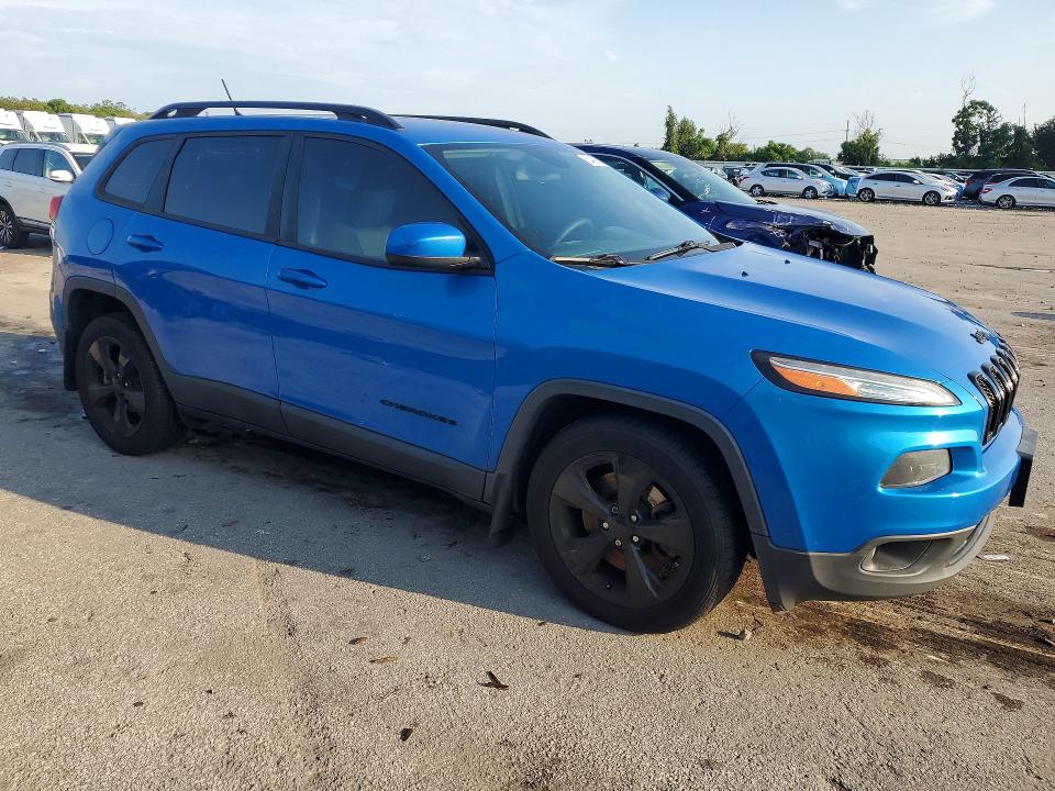 63420326 :رقم المزاد ، 1C4PJLCB5JD544661 vin ، 2018 Jeep Cherokee مزاد بيع