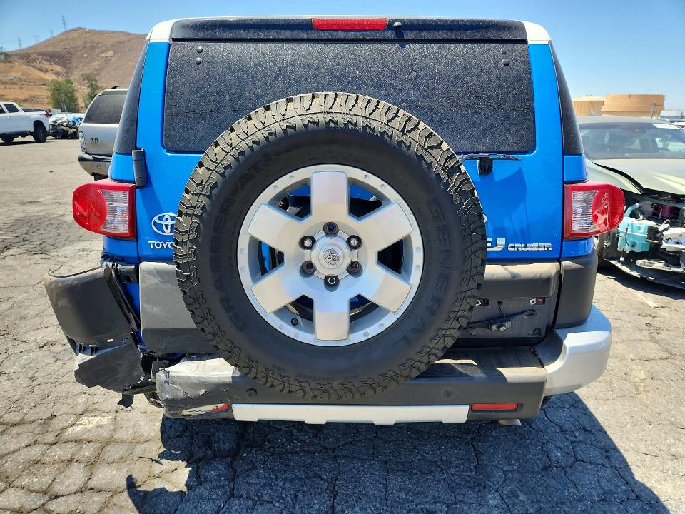 63679286 :رقم المزاد ، JTEZU11F470015420 vin ، 2007 Toyota Fj Cruiser مزاد بيع