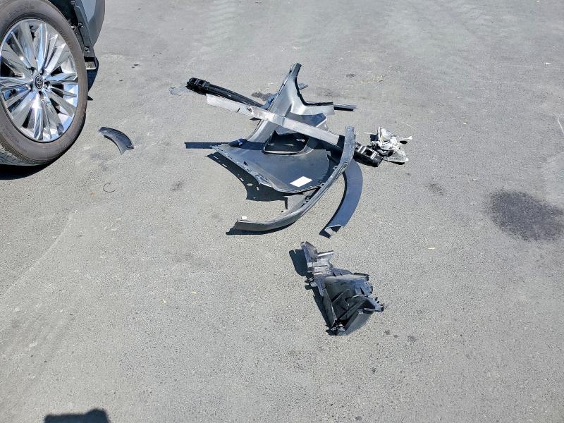 2024 Toyota Grand Highlander მანქანა იყიდება აუქციონზე, vin: 5TDAAAB5XRS049524, აუქციონის ნომერი: 64107386