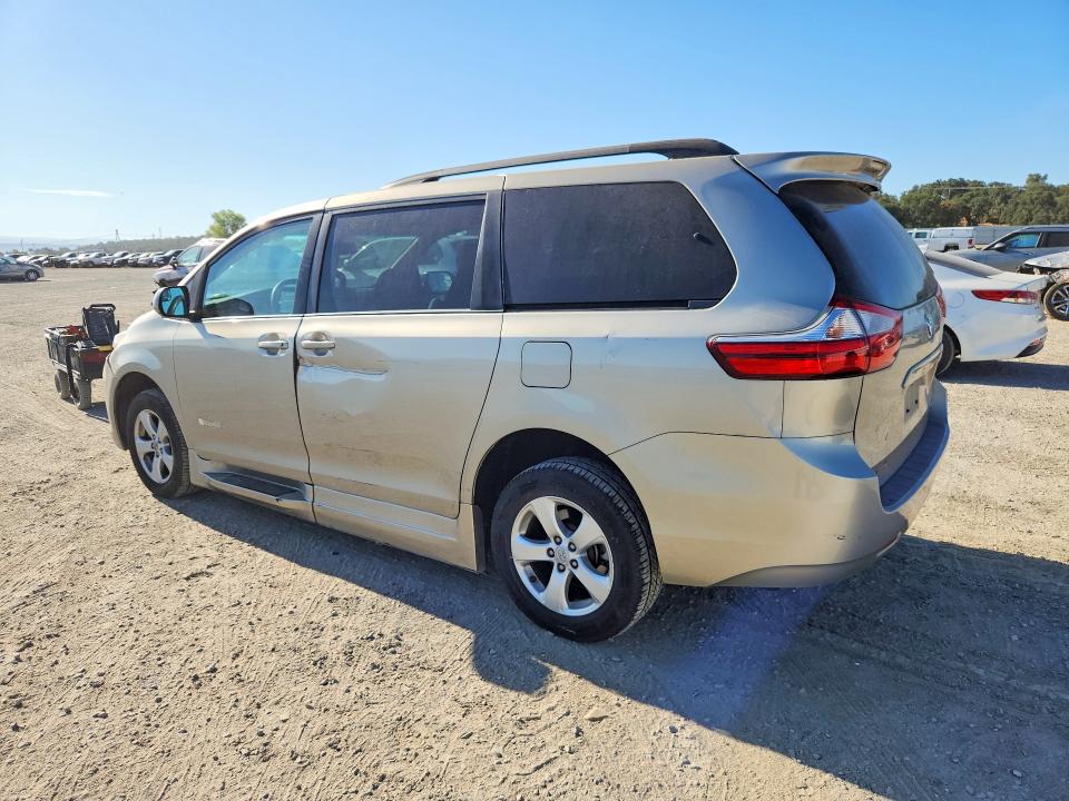 64573056 :رقم المزاد ، 5TDKK3DC0FS647707 vin ، 2015 Toyota Sienna مزاد بيع