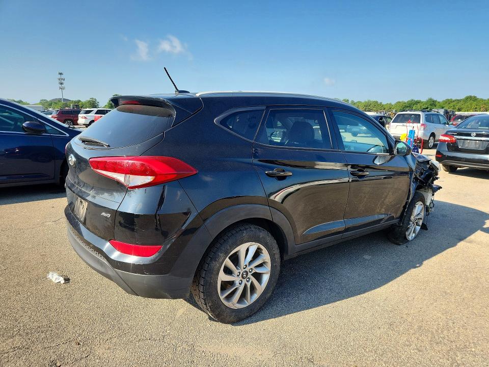 63928546 :رقم المزاد ، KM8J3CA45HU540331 vin ، 2017 Hyundai Tucson مزاد بيع