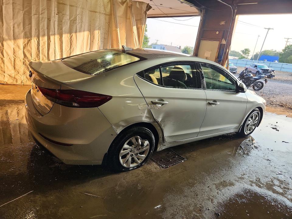 2017 Hyundai Elantra მანქანა იყიდება აუქციონზე, vin: 5NPD74LF5HH142427, აუქციონის ნომერი: 65124006