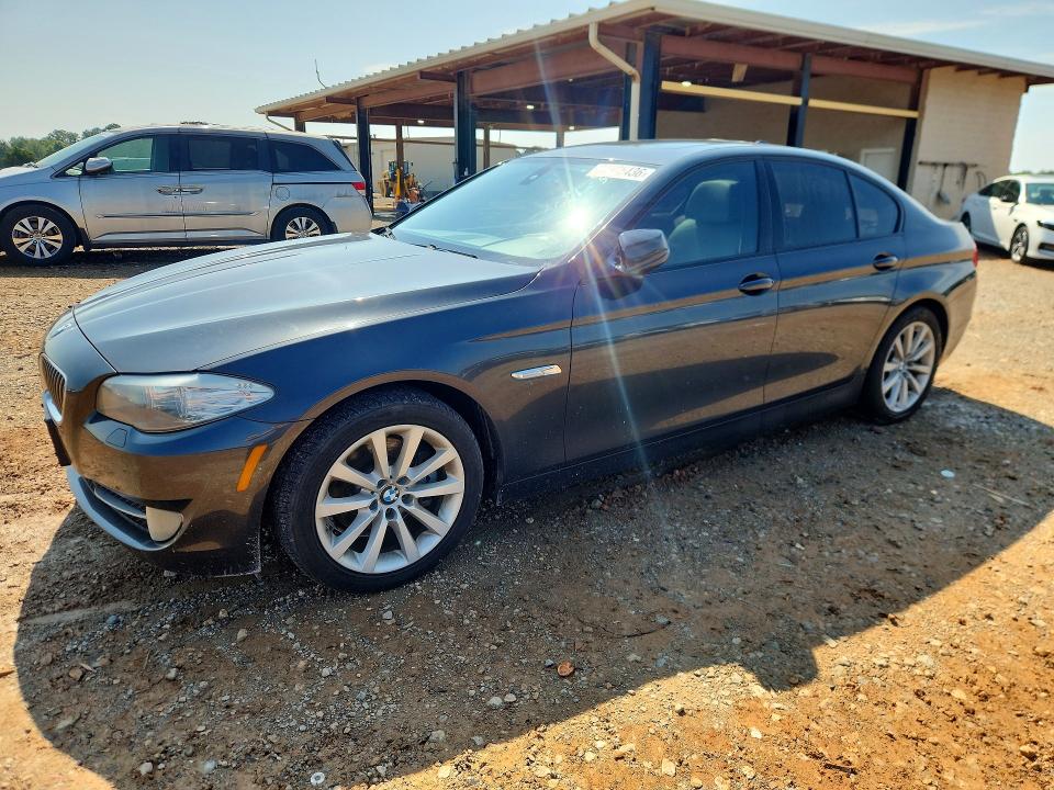 64565436 :رقم المزاد ، WBAFR1C5XBDS36774 vin ، 2011 Bmw 528 مزاد بيع