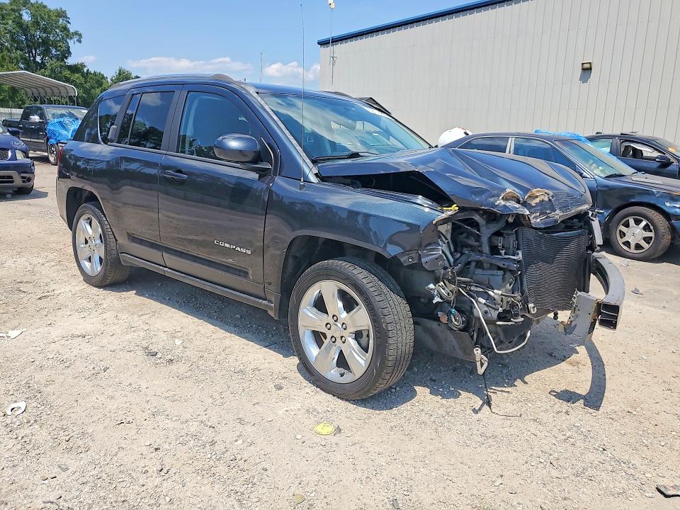 66176806 :رقم المزاد ، 1C4NJDEB4FD340404 vin ، 2015 Jeep Compass مزاد بيع