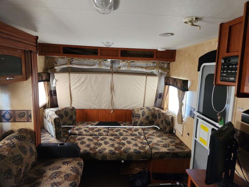 65856916 :رقم المزاد ، 1UJBJHBL7B1JB0144 vin ، 2011 Jayco Jay Feather مزاد بيع