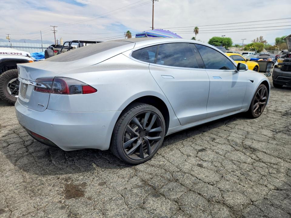 2018 Tesla Model S მანქანა იყიდება აუქციონზე, vin: 5YJSA1E29JF247459, აუქციონის ნომერი: 66997866