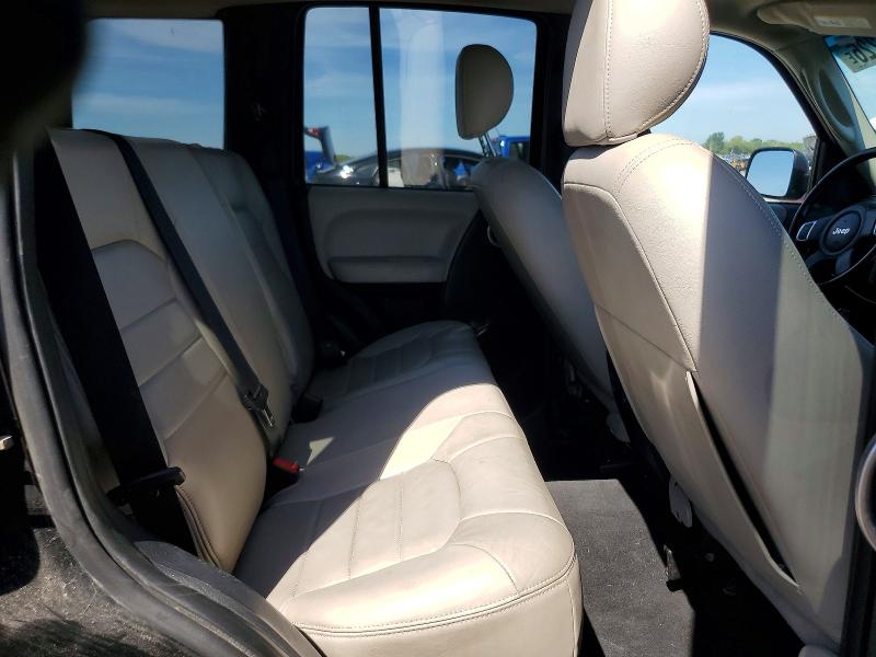 2004 Jeep Liberty მანქანა იყიდება აუქციონზე, vin: 1J8GL58K04W289286, აუქციონის ნომერი: 65924226