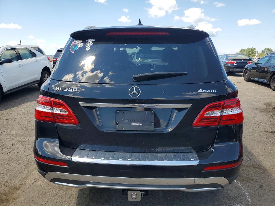 Продажа на аукционе авто 2015 Mercedes-benz Ml, vin: 4JGDA5HB1FA585803, номер лота: 65921396