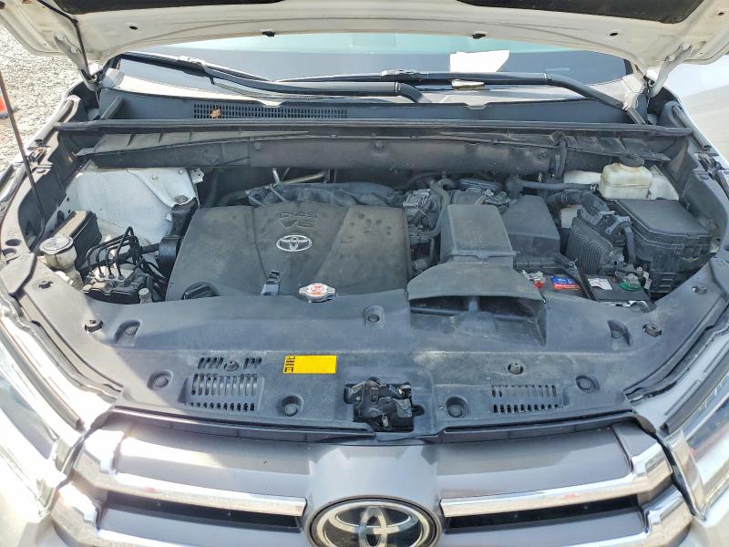 Продаж на аукціоні авто 2018 Toyota Highlander, vin: 5TDDZRFH5JS826513, номер лоту: 64695036