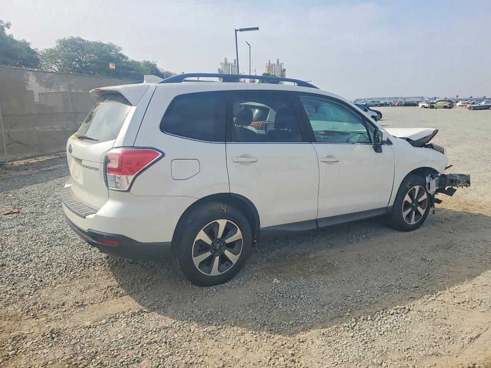 63593006 :رقم المزاد ، JF2SJARC5JH583582 vin ، 2018 Subaru Forester مزاد بيع
