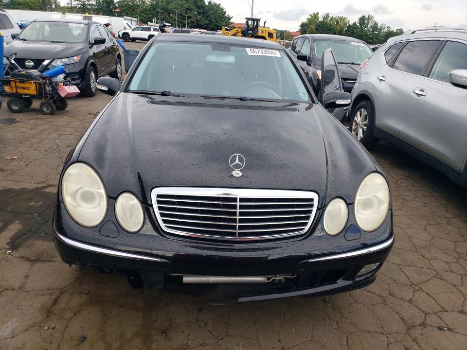 66733806 :رقم المزاد ، WDBUF83J44X162938 vin ، 2004 Mercedes-benz E مزاد بيع