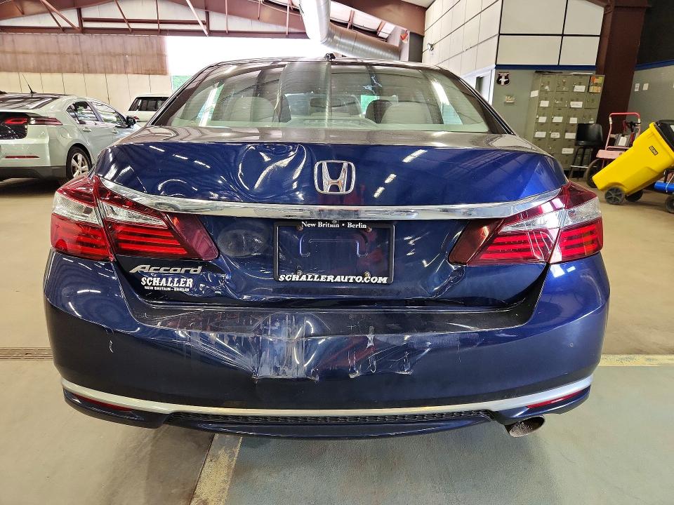 Продажа на аукционе авто 2017 Honda Accord, vin: 1HGCR2F89HA112153, номер лота: 64455506