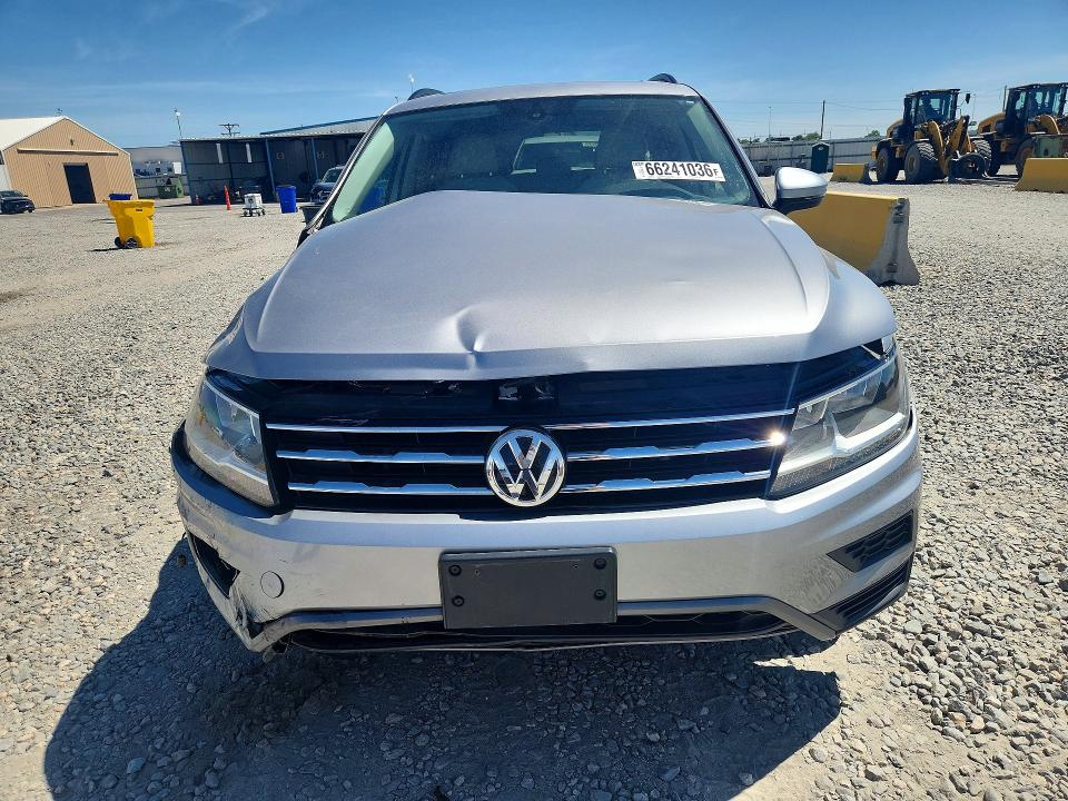 2021 Volkswagen Tiguan მანქანა იყიდება აუქციონზე, vin: 3VV2B7AX0MM058685, აუქციონის ნომერი: 66241036