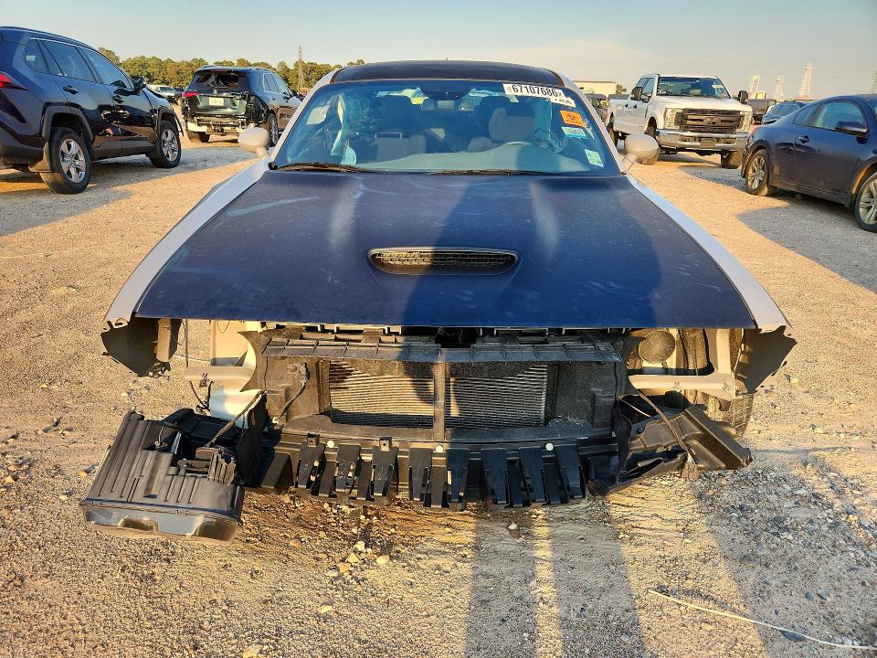 Auction sale of the 2022 Dodge Challenger, vin: 2C3CDZFJ1NH172051, lot number: 67107686
