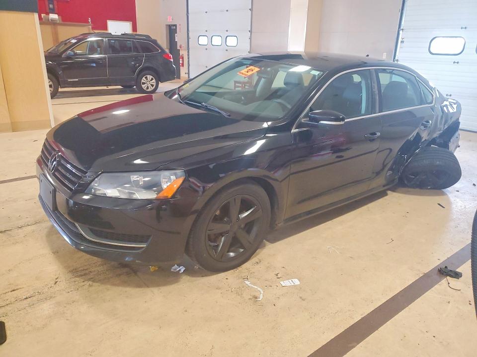 65502646 :رقم المزاد ، 1VWBP7A31DC013380 vin ، 2013 Volkswagen Passat مزاد بيع