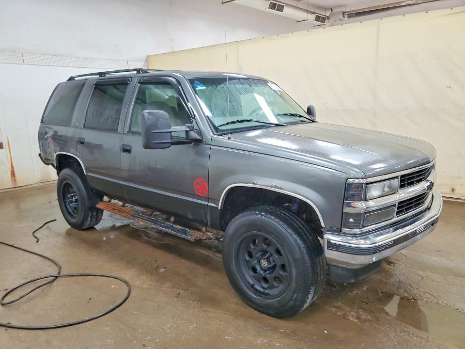 66785806 :رقم المزاد ، 1GNEK13R2XJ525959 vin ، 1999 Chevrolet Tahoe مزاد بيع