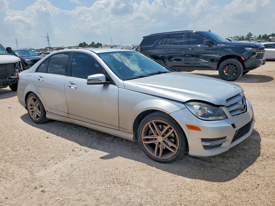 Продаж на аукціоні авто 2014 Mercedes-benz C, vin: WDDGF4HB3EG206217, номер лоту: 64333416