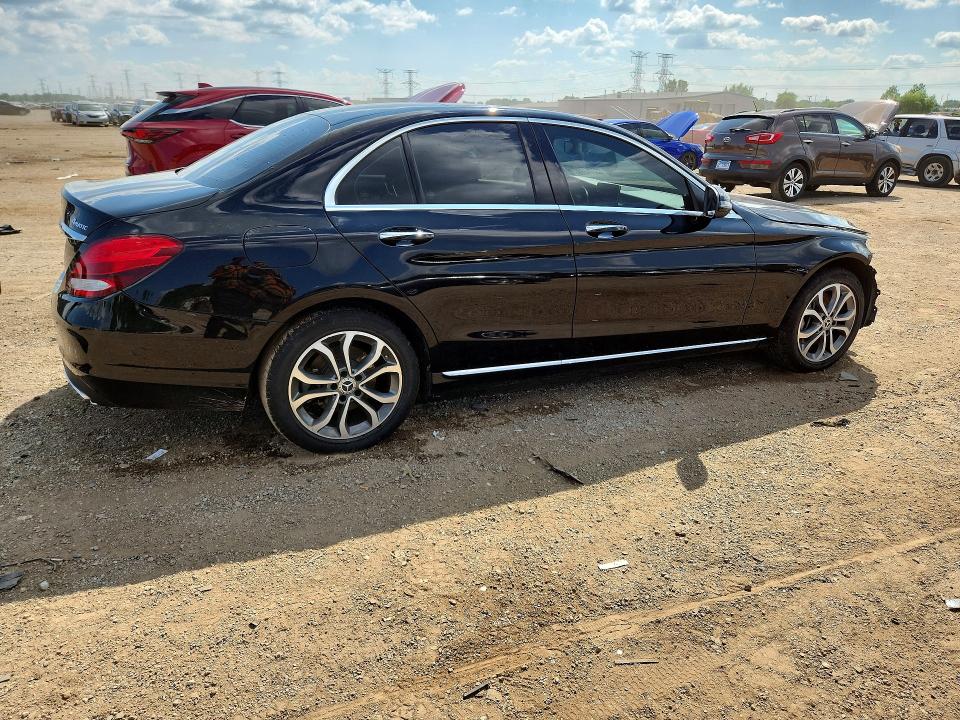63711066 :رقم المزاد ، 55SWF4KB5HU224939 vin ، 2017 Mercedes-benz C مزاد بيع