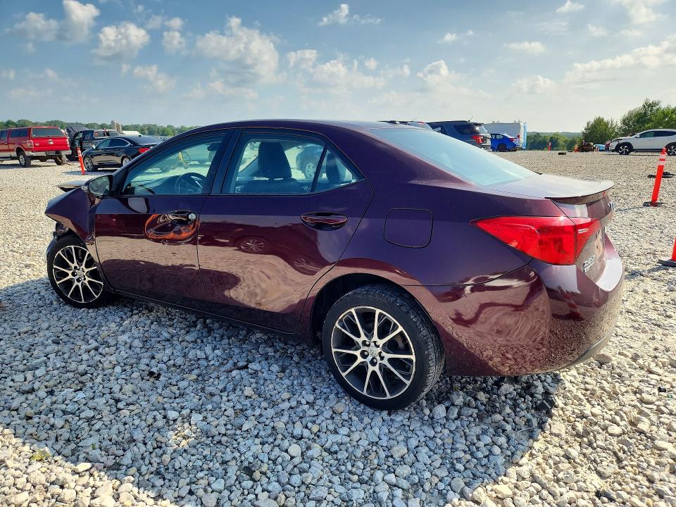 65700436 :رقم المزاد ، 5YFBURHE5HP585614 vin ، 2017 Toyota Corolla مزاد بيع