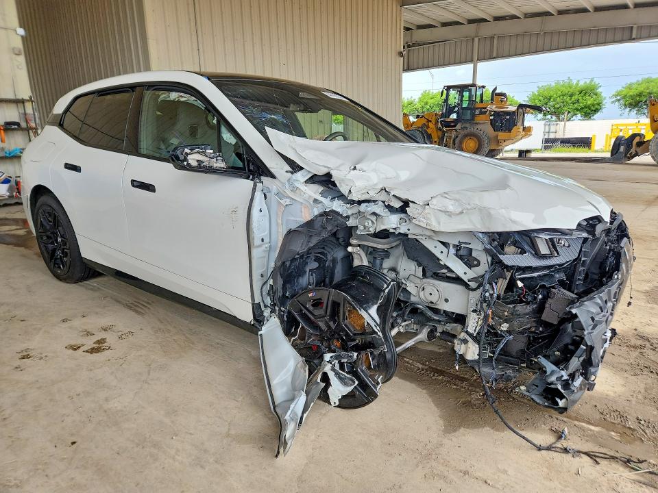 64090936 :رقم المزاد ، WB553CF04TCV07276 vin ، 2026 Bmw Ix مزاد بيع