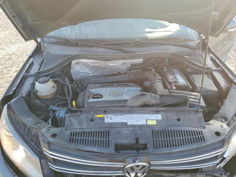 65748636 :رقم المزاد ، WVGAV7AXXHK047543 vin ، 2017 Volkswagen Tiguan مزاد بيع