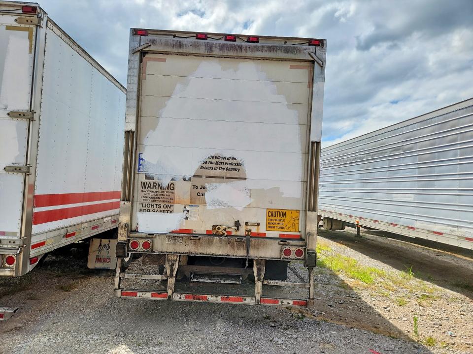 63768186 :رقم المزاد ، 1UYVS24835M407212 vin ، 2005 Utility Trailer Trailer مزاد بيع