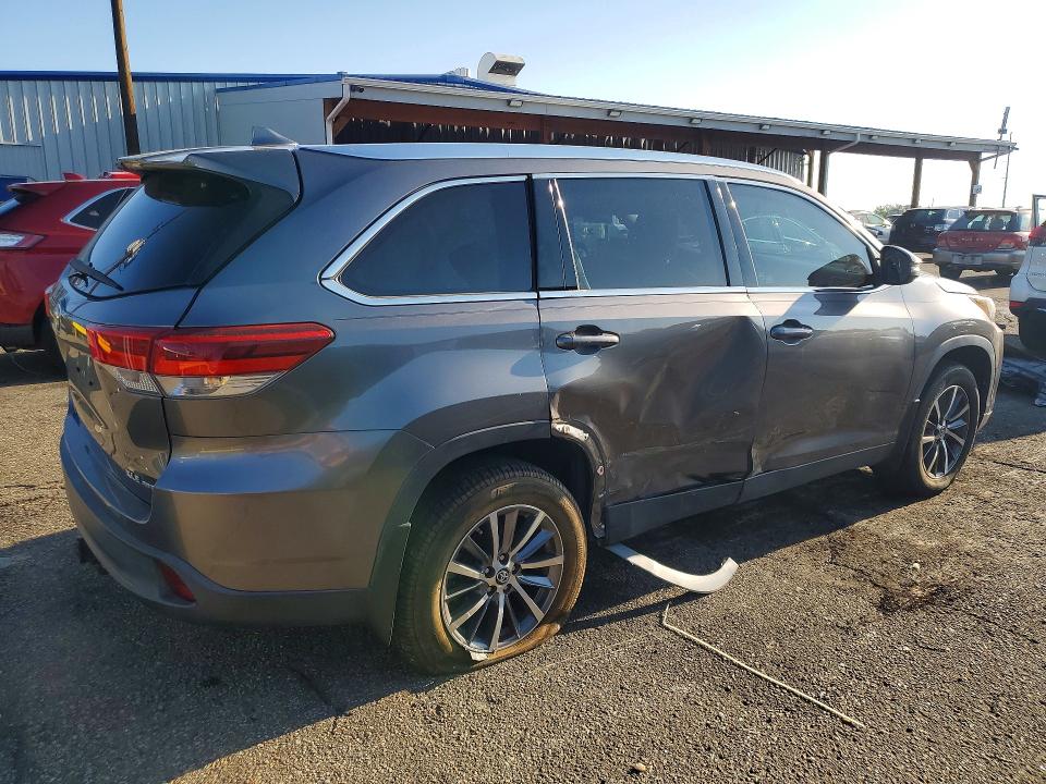 2019 Toyota Highlander მანქანა იყიდება აუქციონზე, vin: 5TDJZRFH9KS989718, აუქციონის ნომერი: 66146706