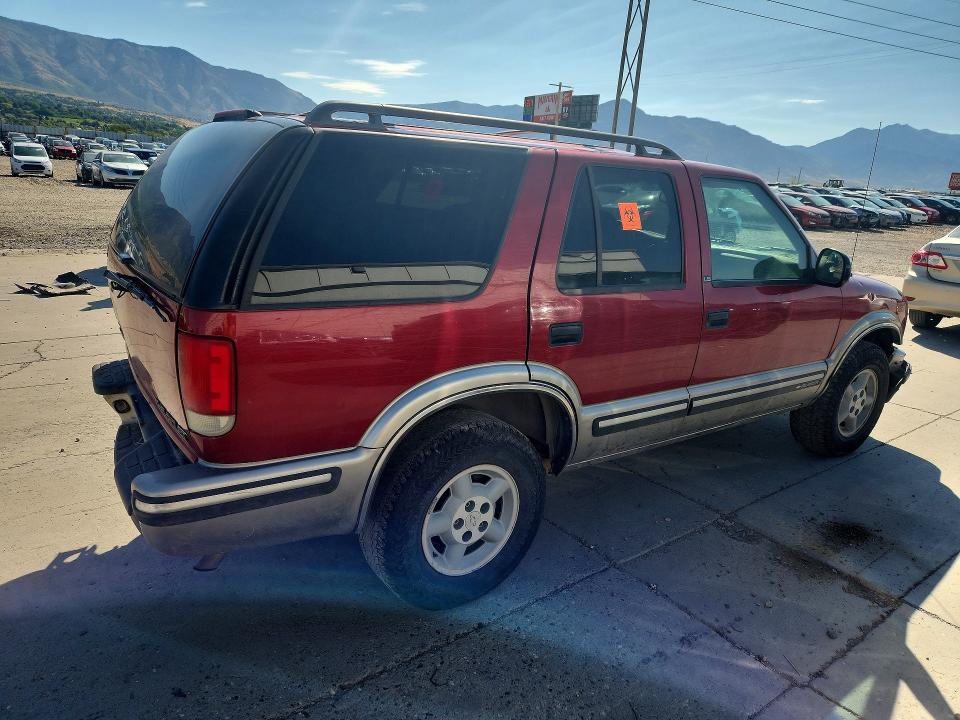 1998 Chevrolet Blazer მანქანა იყიდება აუქციონზე, vin: 1GNDT13W2W2135788, აუქციონის ნომერი: 66580296