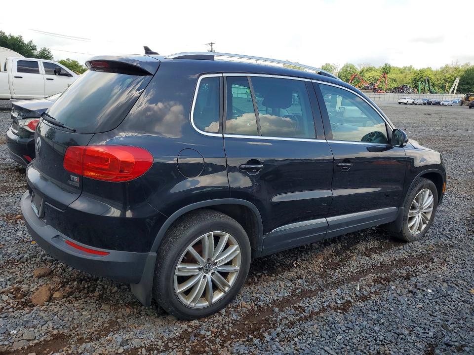 64047726 :رقم المزاد ، WVGBV7AX6GW588262 vin ، 2016 Volkswagen Tiguan مزاد بيع