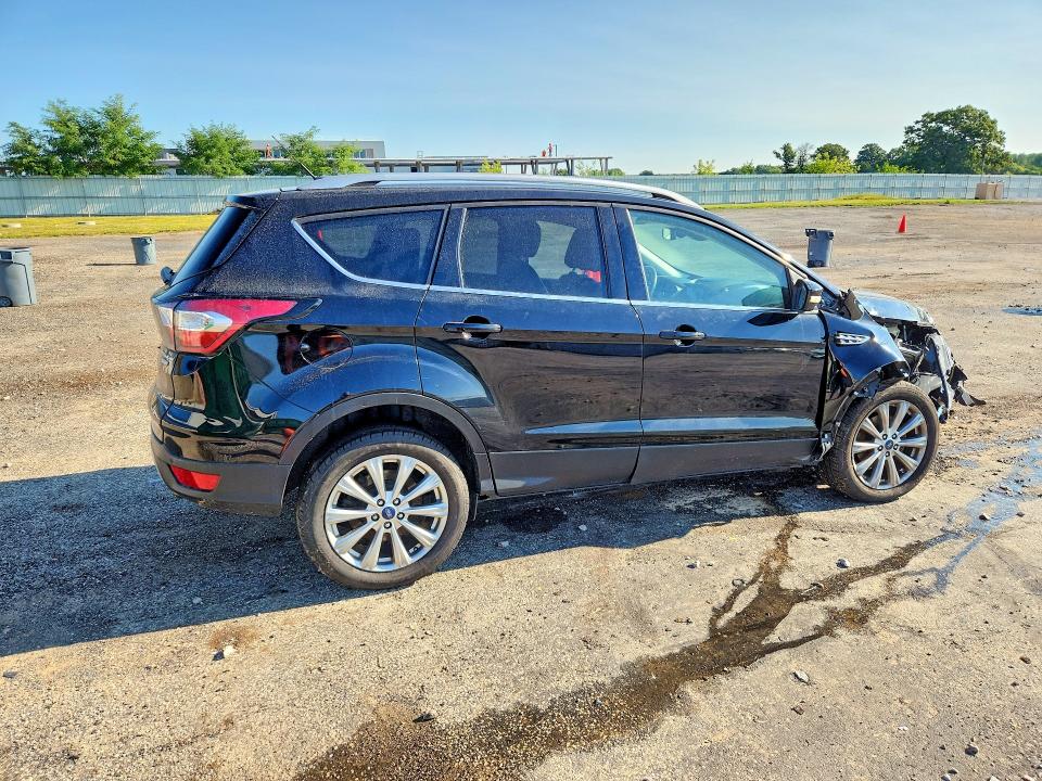 63754566 :رقم المزاد ، 1FMCU0JD8HUE22343 vin ، 2017 Ford Escape مزاد بيع