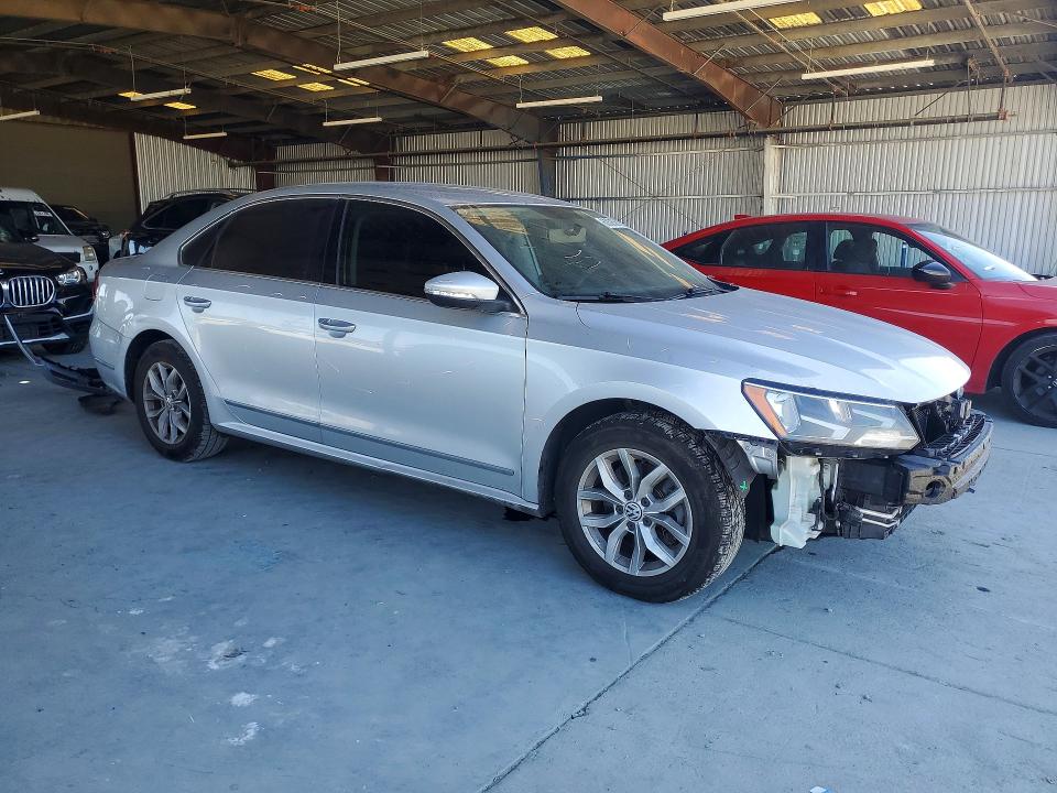 2017 Volkswagen Passat მანქანა იყიდება აუქციონზე, vin: 1VWAT7A37HC026051, აუქციონის ნომერი: 63352536
